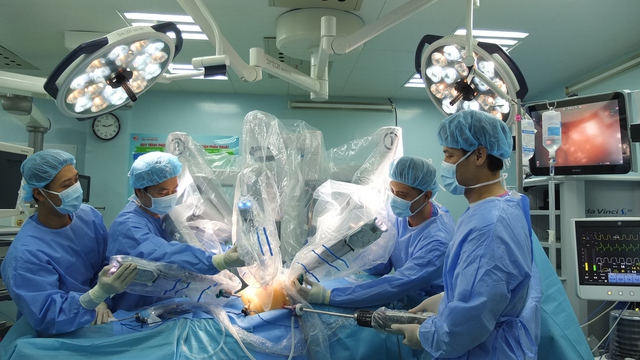 Phẫu thuật robot tại Bệnh viện Bình Dân